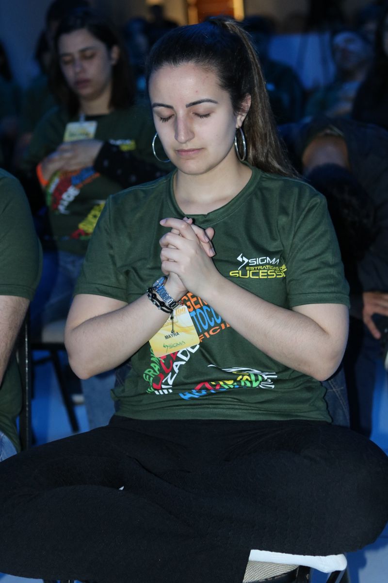 Participante do treinamento em um momento de reflexão
